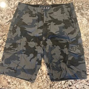 Fox cargo shorts size 28